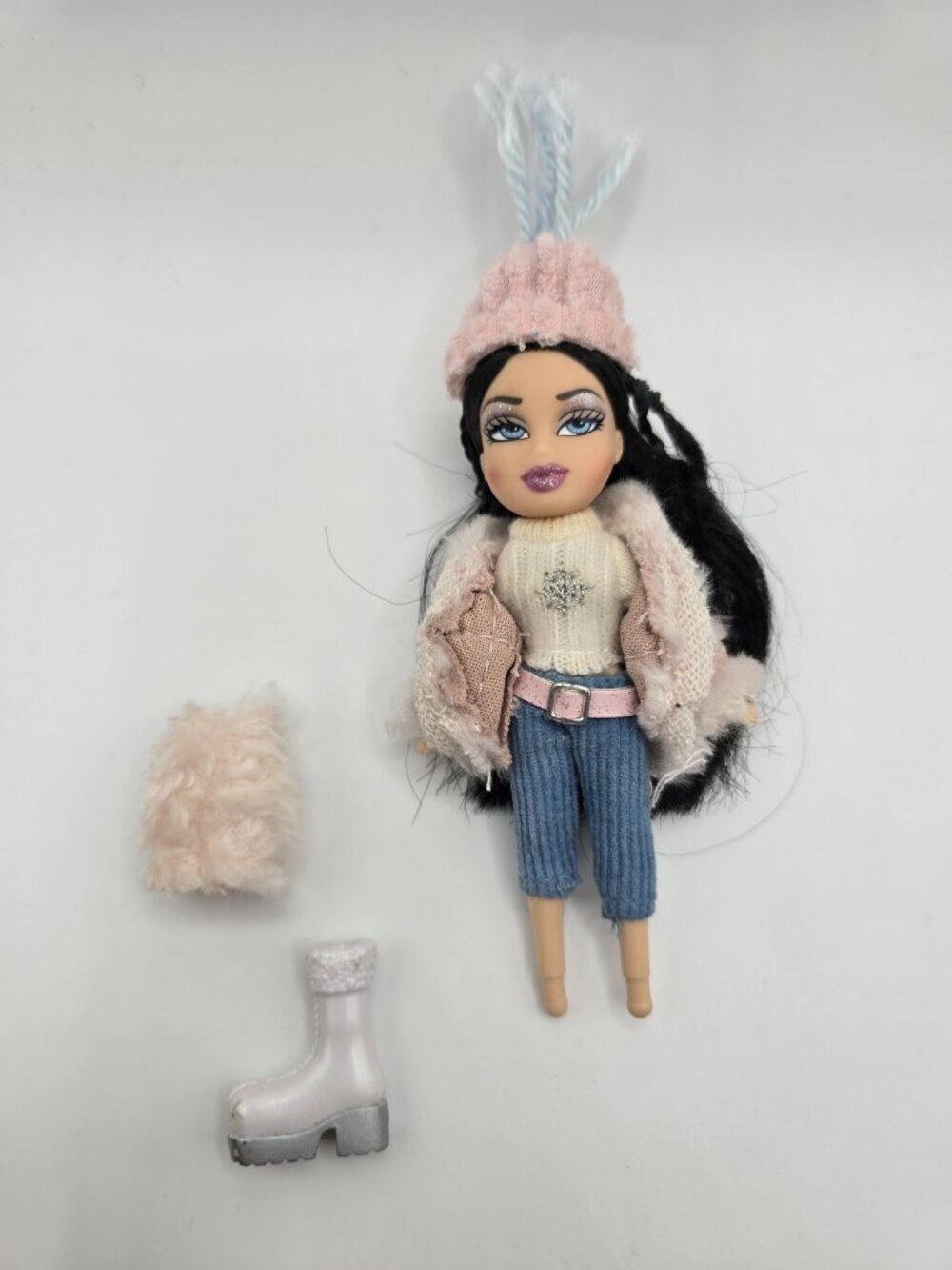 2004 Lil Bratz Sno Fun Nazalia MGA Entertainment Mini Doll Missing Shoe